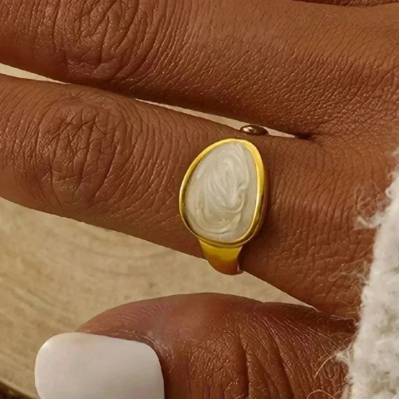 *NEW* 18K Gold Plated Adjustable Stainless  Steel Ring w/ Pearl Luminescence - Picture 2 of 6